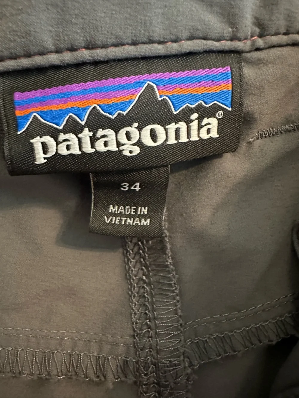 Men's Patagonia Quandry Dark Gray Performance Pants - Picture 7 of 7
